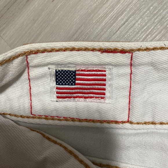 True Religion - Picture 5 of 5